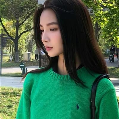 黑衣女孩